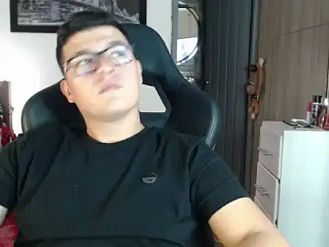 Plug Control online show from February 21, 10:37 pm