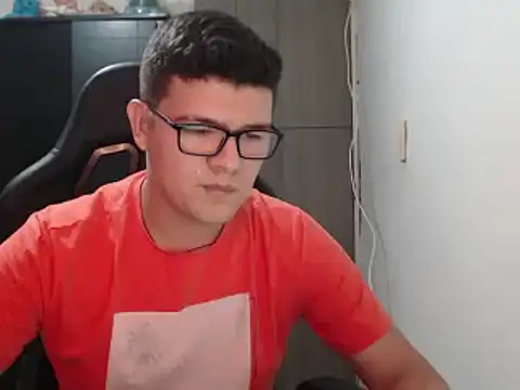 Snapshot of Plug_Control chatting on February 27, 6:53 pm Plug Control online show from February 27, 6:53 pm