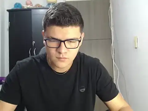 Snapshot of Plug_Control chatting on February 28, 2:31 pm Plug Control online show from February 28, 2:31 pm