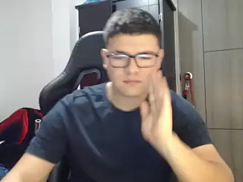 Snapshot of Plug_Control chatting on March 7, 2:12 pm Plug Control online show from March 7, 2:12 pm