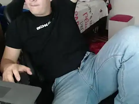 Snapshot of Plug_Control chatting on March 14, 4:40 pm Plug Control online show from March 14, 4:40 pm