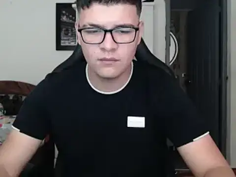 Snapshot of Plug_Control chatting on March 21, 1:56 pm Plug Control online show from March 21, 1:56 pm