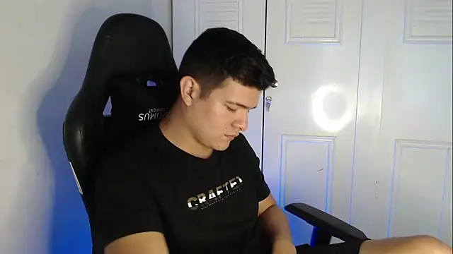 Plug Control online show from September 18, 5:15 pm