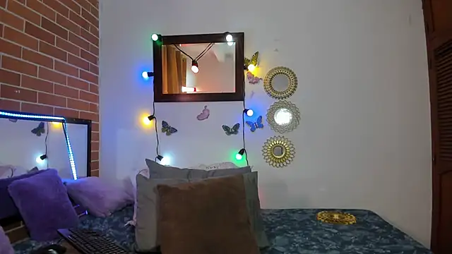 maja hills online show from February 3, 5:03 pm