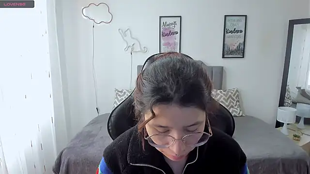 Amy joones online show from October 22, 12:27 pm