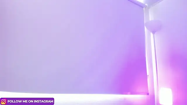 Snapshot of Julianaa_Castro_ chatting on March 13, 2:55 pm Julianaa Castro online show from March 13, 2:55 pm