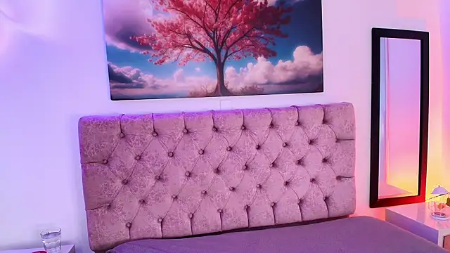 Snapshot of Julianaa_Castro_ chatting on September 9, 12:59 pm Julianaa Castro online show from September 9, 12:59 pm