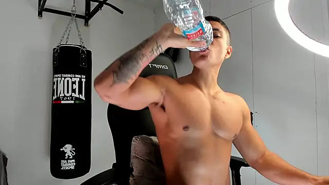 dan01  online show from November 12, 1:33 pm