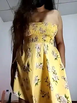 SLZAARA online show from February 28, 8:43 pm