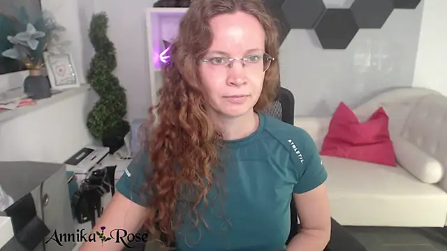 Snapshot of AnnikaRose chatting on January 24, 8:43 pm AnnikaRose online show from January 24, 8:43 pm