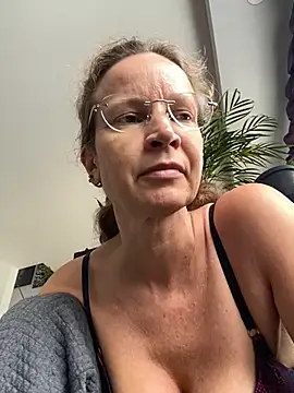 Snapshot of AnnikaRose chatting on September 17, 11:23 am AnnikaRose online show from September 17, 11:23 am