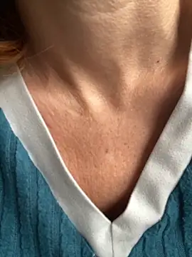 Snapshot of AnnikaRose chatting on October 23, 7:07 am AnnikaRose online show from October 23, 7:07 am