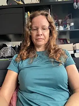 Snapshot of AnnikaRose chatting on October 28, 8:07 am AnnikaRose online show from October 28, 8:07 am