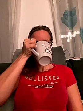 Snapshot of AnnikaRose chatting on December 4, 6:44 am AnnikaRose online show from December 4, 6:44 am