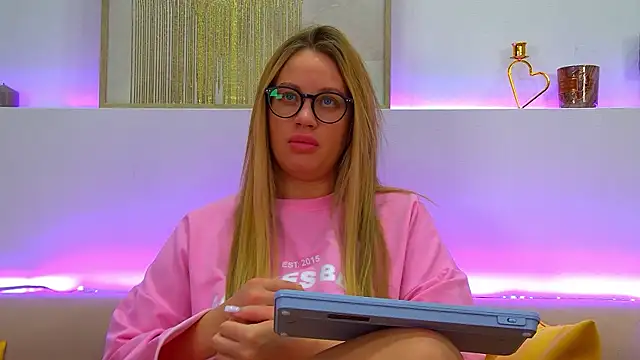 MariaNeumann online show from February 10, 4:41 am