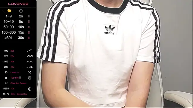 Snapshot of RRUUBBYYY chatting on February 27, 2:32 pm RRUUBBYYY online show from February 27, 2:32 pm