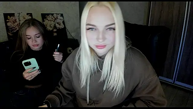 Snapshot of _NigoNika chatting on October 23, 9:02 pm  NigoNika online show from October 23, 9:02 pm