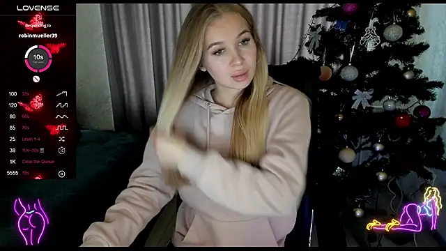 Snapshot of _NigoNika chatting on December 14, 12:10 pm NigoNika online show from December 14, 12:10 pm