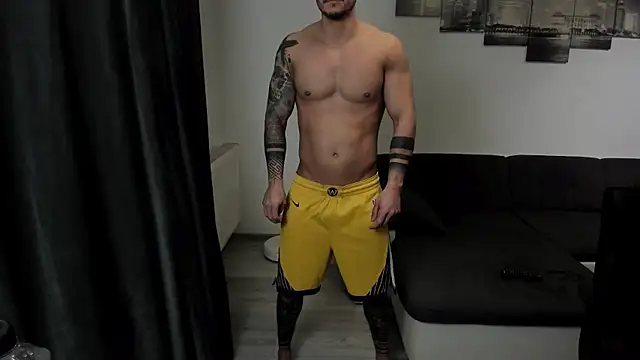 Snapshot of Richarddarell1 chatting on November 11, 5:07 am Richarddarell1 online show from November 11, 5:07 am