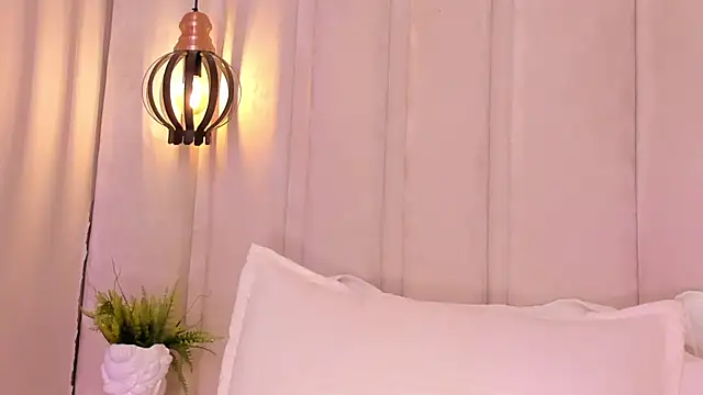 Snapshot of bonniekim_ chatting on March 4, 3:15 pm bonniekim online show from March 4, 3:15 pm