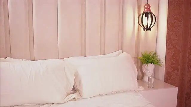 Snapshot of bonniekim_ chatting on October 7, 4:59 pm bonniekim online show from October 7, 4:59 pm