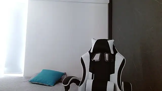 Snapshot of scarleth_xue chatting on October 17, 3:36 pm scarleth xue online show from October 17, 3:36 pm