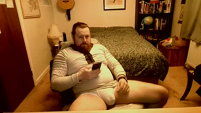 Snapshot of Hairy_Guy30 chatting on January 16, 11:27 pm Hairy Guy30 online show from January 16, 11:27 pm