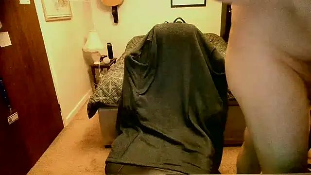 Snapshot of Hairy_Guy30 chatting on January 30, 8:53 pm Hairy Guy30 online show from January 30, 8:53 pm