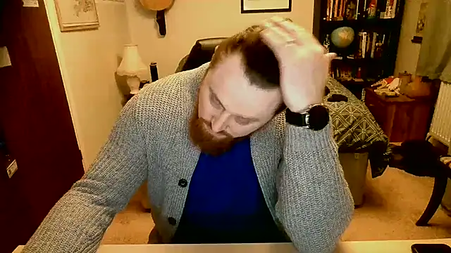 Snapshot of Hairy_Guy30 chatting on February 9, 10:43 pm Hairy Guy30 online show from February 9, 10:43 pm