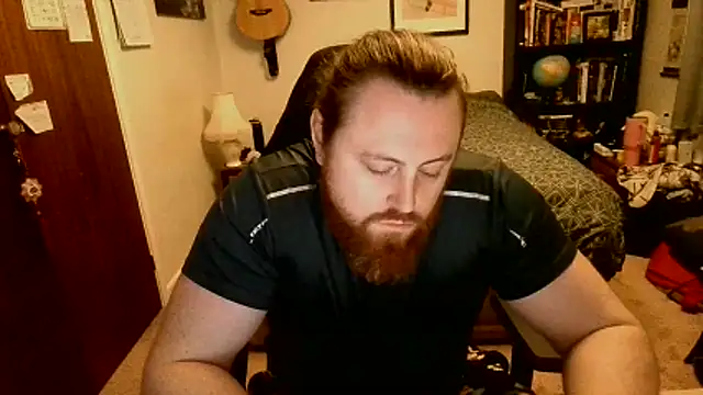 Snapshot of Hairy_Guy30 chatting on November 28, 11:40 pm Hairy Guy30 online show from November 28, 11:40 pm