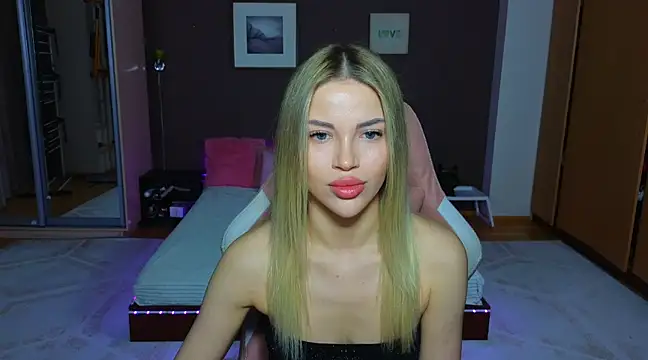 EmmyMills online show from January 19, 8:51 pm