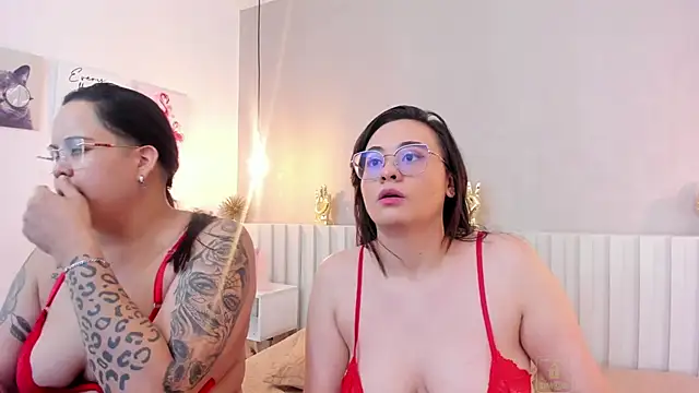 Snapshot of naughtylesbians__ chatting on February 28, 3:15 am naughtylesbians online show from February 28, 3:15 am