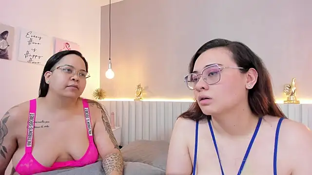 Snapshot of naughtylesbians__ chatting on March 3, 3:08 am naughtylesbians online show from March 3, 3:08 am