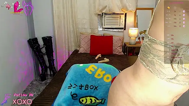 Snapshot of UnforgetableSupira chatting on February 10, 11:34 pm UnforgetableSupira online show from February 10, 11:34 pm