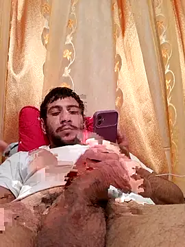 Snapshot of emea4 chatting on December 21, 12:18 am emea4 online show from December 21, 12:18 am