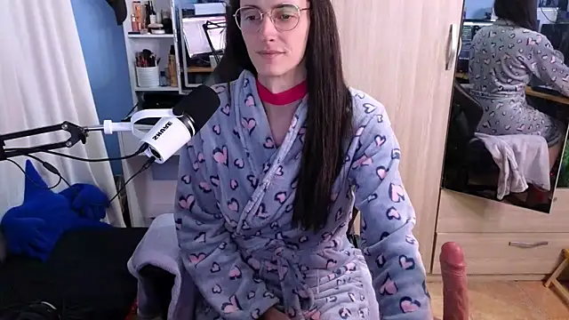 Snapshot of MemiKouki chatting on January 21, 8:43 pm MemiKouki online show from January 21, 8:43 pm