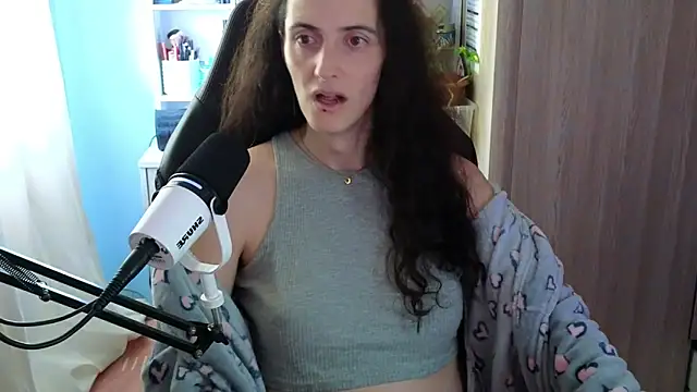 Snapshot of MemiKouki chatting on October 30, 3:35 pm MemiKouki online show from October 30, 3:35 pm