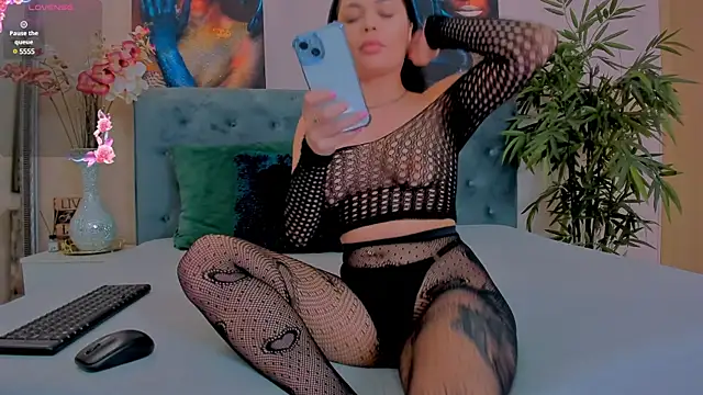 MichelleReys online show from January 29, 12:12 am