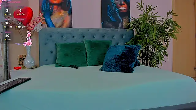 MichelleReys online show from February 26, 3:21 am