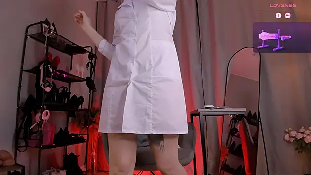 AnnaTrueno online show from April 12, 6:35 pm