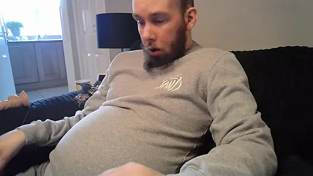 Snapshot of Chubbydan chatting on December 4, 9:18 am Chubbydan online show from December 4, 9:18 am