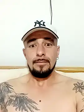 Snapshot of fire_menxxx001 chatting on February 5, 3:09 pm fire menxxx001 online show from February 5, 3:09 pm