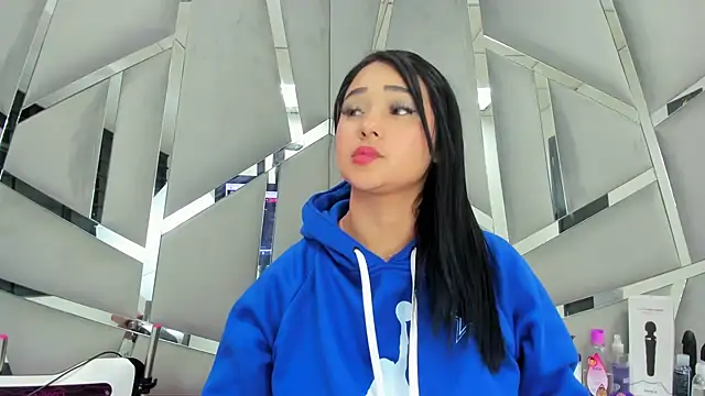 Catherinee69 x online show from January 28, 9:30 am