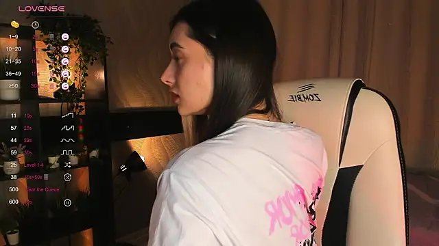 Snapshot of DarlaLike chatting on November 9, 3:38 am DarlaLike online show from November 9, 3:38 am