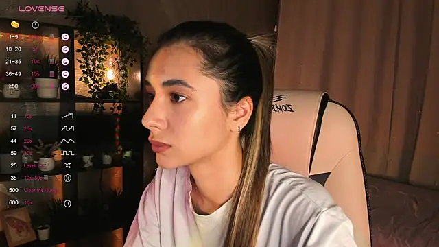 Snapshot of DarlaLike chatting on November 19, 3:39 am DarlaLike online show from November 19, 3:39 am