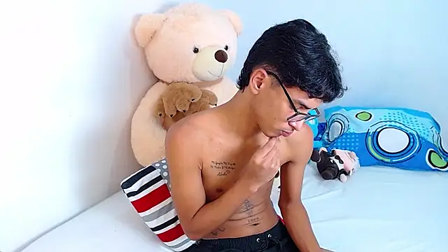 Snapshot of allens_joe chatting on December 10, 11:30 pm allens joe online show from December 10, 11:30 pm