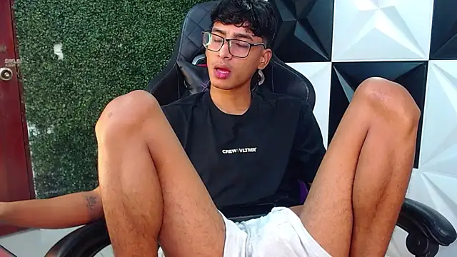 Snapshot of allens_joe chatting on March 8, 3:02 pm allens joe online show from March 8, 3:02 pm