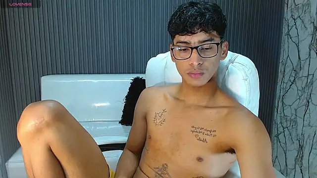 Snapshot of allens_joe chatting on October 18, 2:14 am allens joe online show from October 18, 2:14 am