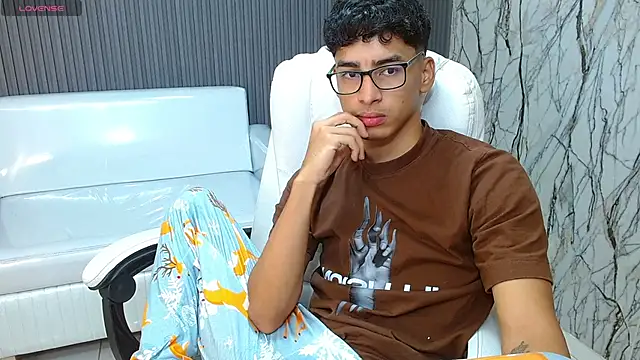 Snapshot of allens_joe chatting on October 21, 4:24 am allens joe online show from October 21, 4:24 am