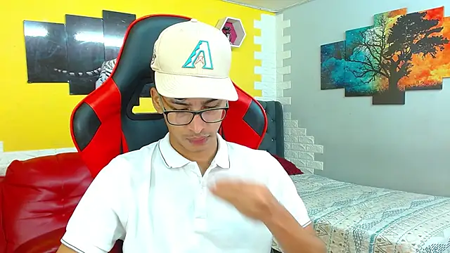 Snapshot of allens_joe chatting on December 1, 2:00 pm allens joe online show from December 1, 2:00 pm